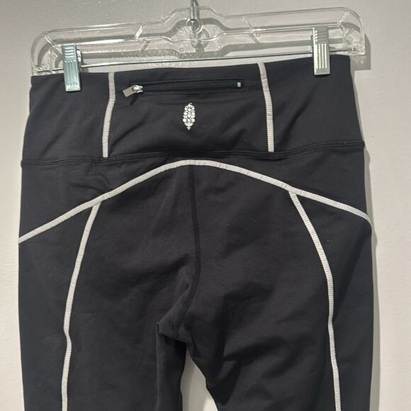 Free People Movement Women's Leggings Workout Gym Running Yoga Size Medium - Picture 3 of 7